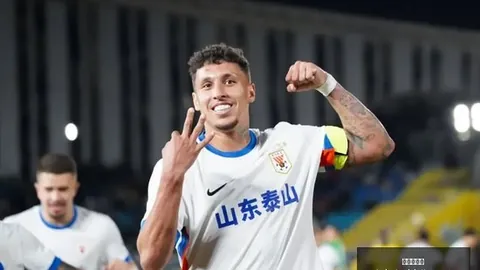 杨瑞琦后场失误惊魂，谢文能极限防守成功